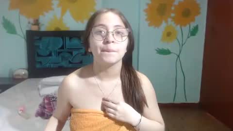 zoe_mia__ online show from February 22, 2:21 pm