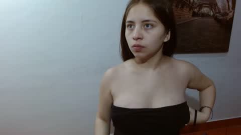 zoe_mia__ online show from April 25, 10:31 am